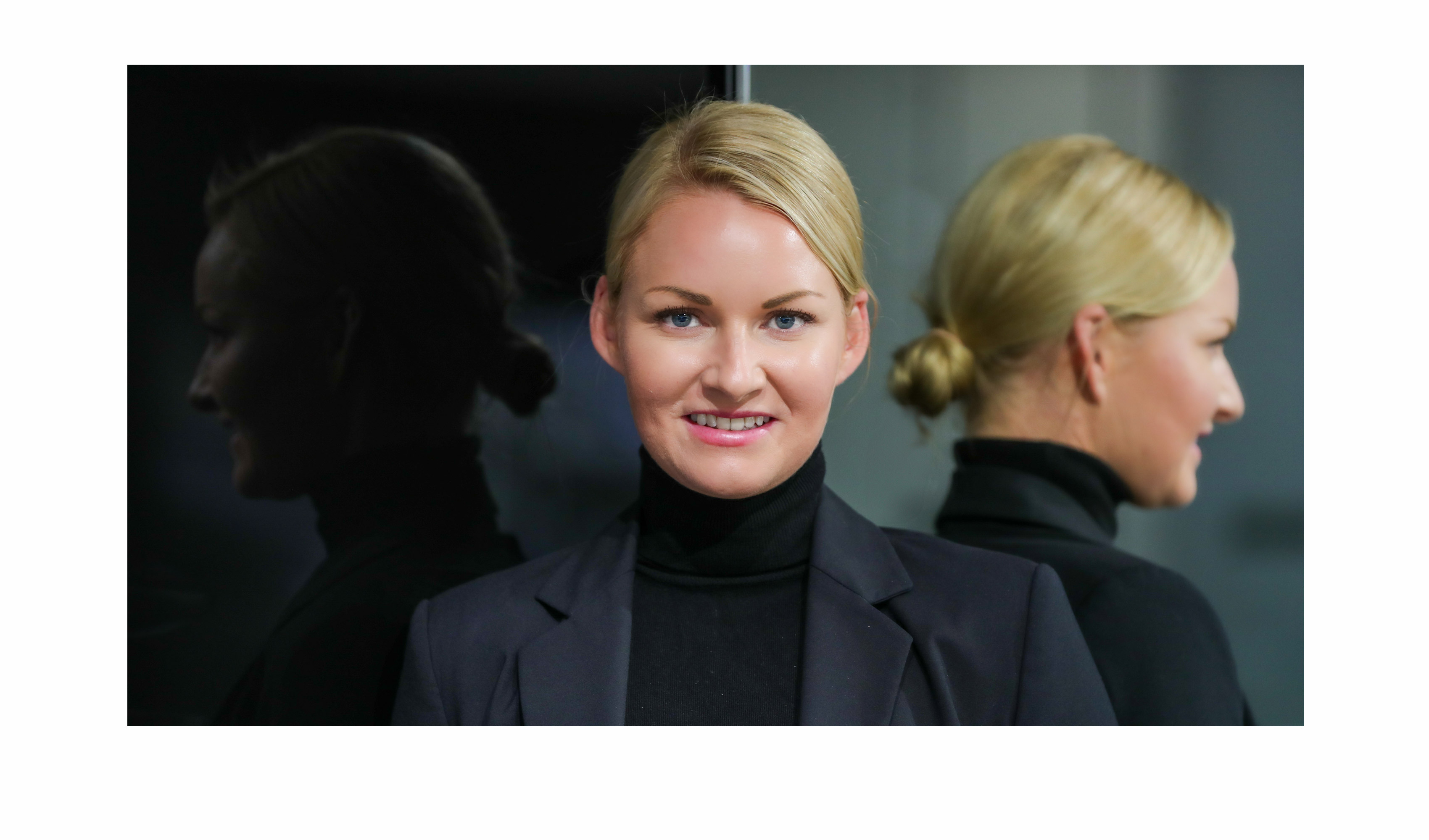 Anna von Hinüber, Schmitt + Sohn