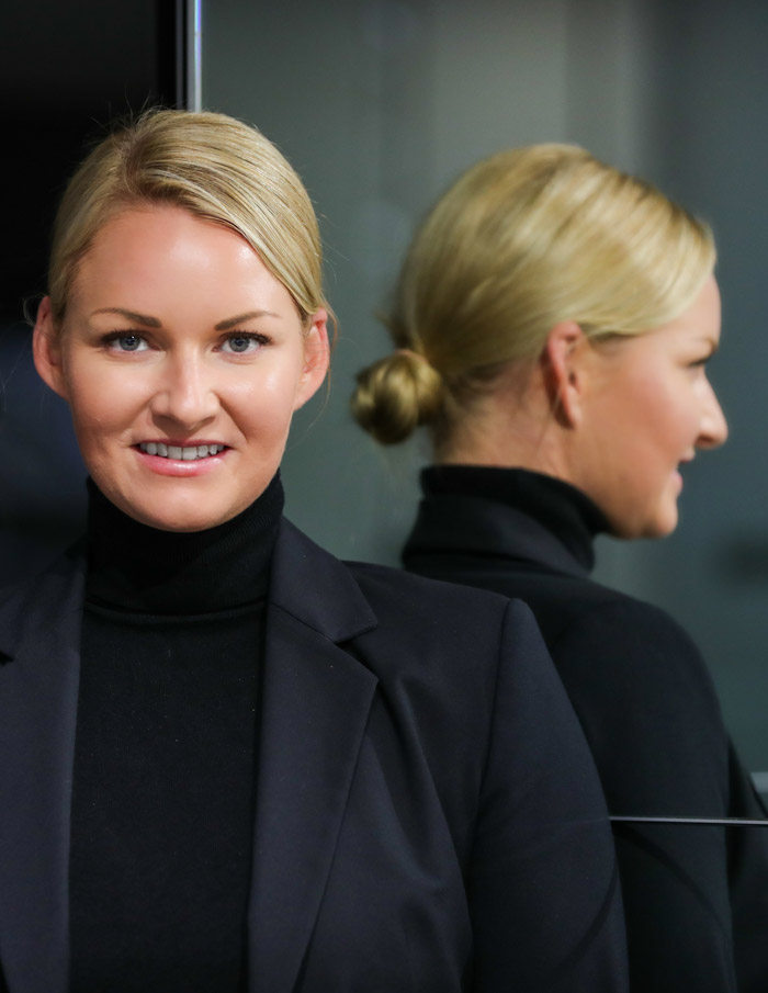 Anna von Hinüber, Schmitt + Sohn