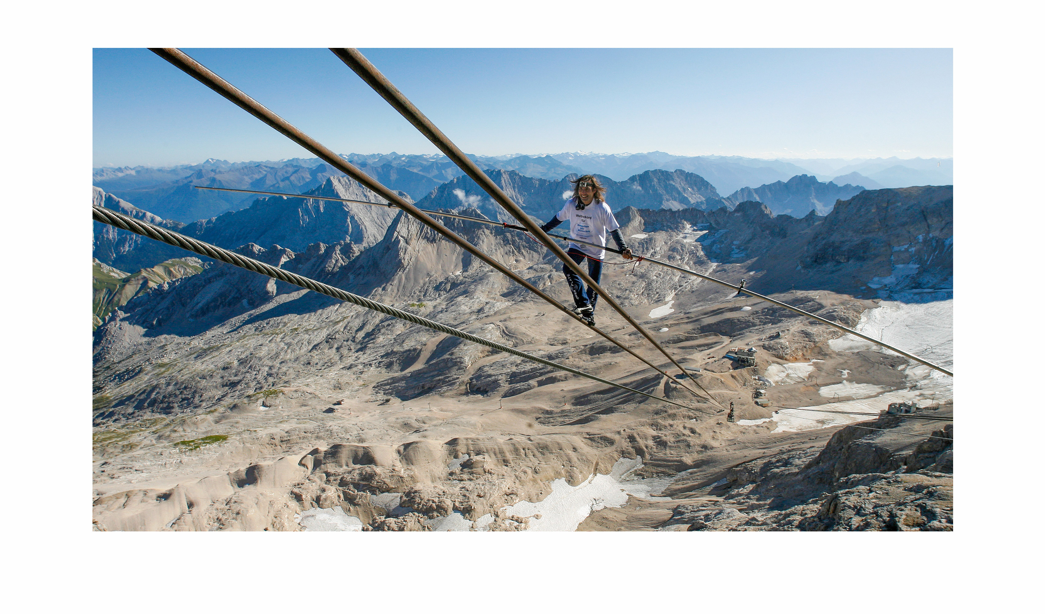 Tightrope walker on the Zugspitze